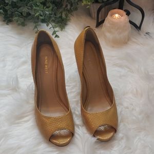 Nine West high heels peep toe size 9.5